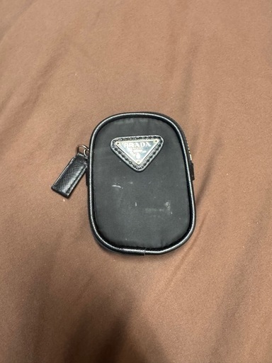 PRADAミニポーチ