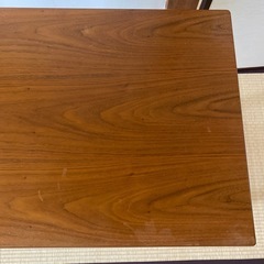 引き出し付テーブルの画像