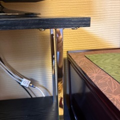 コンパクトテレビ台にも観葉植物整列ディスプレイにも。の画像