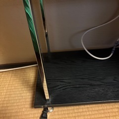 コンパクトテレビ台にも観葉植物整列ディスプレイにも。の画像