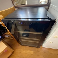 ★早い者勝ち★【美品】ワインセラー　92L　devicestyle　CD-30W 2018年の画像