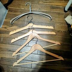 【差し上げます】木製ハンガー＋‪α‬の画像