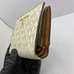 MICHAEL KORS マイケルコース 二つ折り財布 モノグラム柄の画像
