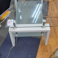【リサイクルショップどりーむ鹿大前店】No.2561　ガラステーブル　写真参照🎵　オシャレなテーブル🎵の画像