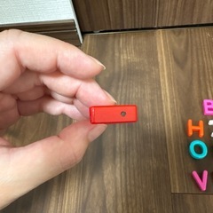 アルファベット　紐通し　知育玩具の画像