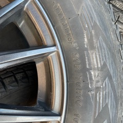 スタッドレスタイヤ　16インチ　215/70R16 ４本　の画像