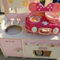 女の子　化粧台　キッチン　おままごとの画像