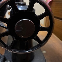 アンティーク足踏みミシンの画像