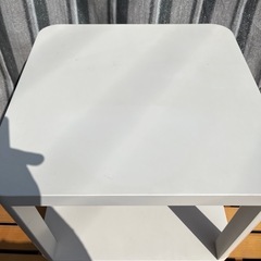 IKEA 棚　テーブルの画像