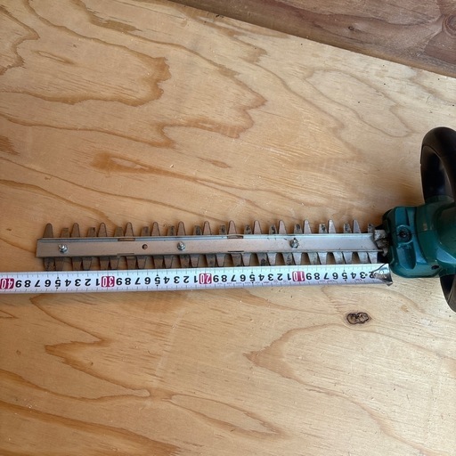 マキタ　充電式生垣バリカン　14.4v