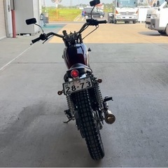 YAMAHA SR400RH01J カスタム車両の画像