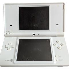 任天堂DSiホワイト本体とカセット1つセットの画像