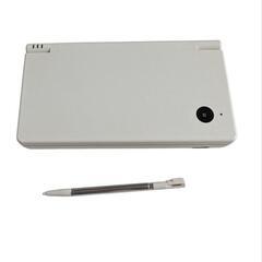 任天堂DSiホワイト本体とカセット1つセットの画像
