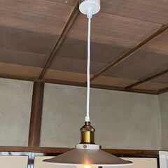 ニトリ ペンダントライト ホワイト 電球付の画像