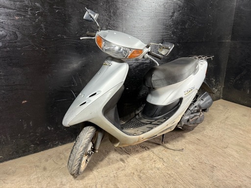 ★支払総額3.5万円★定休日なし！いつでも現車確認可能です！ ホンダ ライブディオ シルバー AF34 人気のライブディオ！ 2ストのためオイル注ぎ足すだけ！ バッテリー新品！ カスタムベースに♪