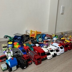 【まとめ売り】おもちゃ ミニカー カーキャリア🛻トーマス 消防車🚒救急車🚑パトカー🚓電車🚃しまじろう🐯の画像