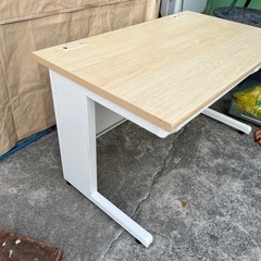 ①オフィス机　オフィス家具　PCデスク　パソコンデスク　事務用品　家具　インテリア　ウッド調【120×70×70】の画像