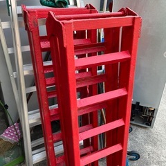 脚立　真っ直ぐ伸びます　赤色　アンティーク　雑貨　オシャレ　オシャレ家具　お洒落【高さ123伸ばすと241】】【2個あります】【1個の価格】の画像