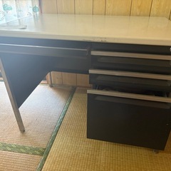 UCHIDA製　オフィスデスク 片袖机 70×100×70cm 引き出し付きの画像