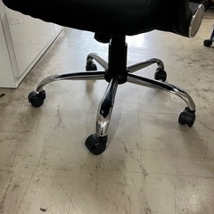 O2508-774 タンスのゲン（株） デスクチェア オフィスチェア ブラック バックメッシュ 中古美品の画像