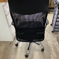 O2508-774 タンスのゲン（株） デスクチェア オフィスチェア ブラック バックメッシュ 中古美品の画像