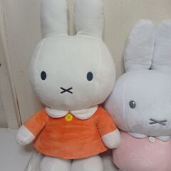 特大ミッフィーぬいぐるみ２個の画像