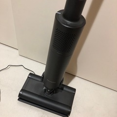 バルミューダ　掃除機　ブラック　コードレス　充電式の画像