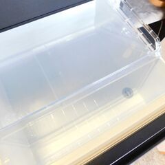 【JM728】TOSHIBA 東芝 冷凍冷蔵庫 VEGETA（ベジータ）326L マットチャコール GR-T33SC (KZ) 3ドア 右開き 2022年製 自動製氷機能付き 【野菜室がまんなか】 【3段冷凍室】幅60㎝ の画像