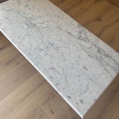 アルモニア　大理石テーブルの画像