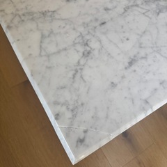 アルモニア　大理石テーブルの画像