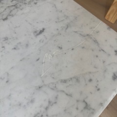 アルモニア　大理石テーブルの画像