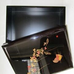 手紙や書類を入れる箱の画像
