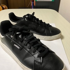 アディダスメンズスニーカー　黒　27cmの画像