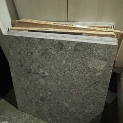 高級タイル600角24枚約9平米施工可能の画像