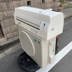 f●■ダイキン・ルームエアコン【AJT22WFS/AJR22WFS】リモコン有り/2020年製 約6畳用の画像