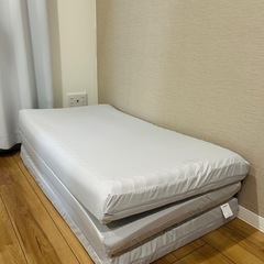 セミダブル折りたたみマットレスの画像