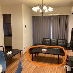 ローテーブル2台 他の家具をまとめて引き取ってくださる方を優先します。の画像