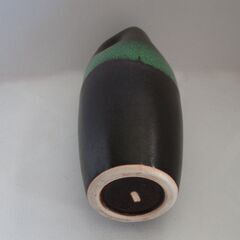 黒緑縦型花器の画像