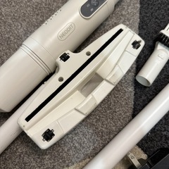 ⑪コードレス掃除機の画像