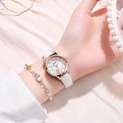 星型と月型チャームのブレスレットの画像