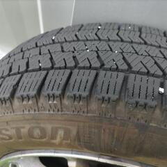 中古スタッドレスタイヤ、ホイール4本セット商談中の画像