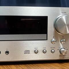 CDラジオレシーバーとスピーカーのセットの画像