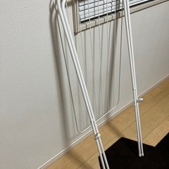 折りたたみ物干し台の画像