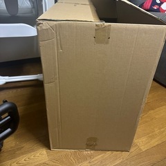 大きなダンボールの画像