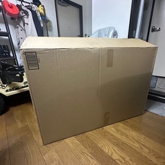 大きなダンボールの画像