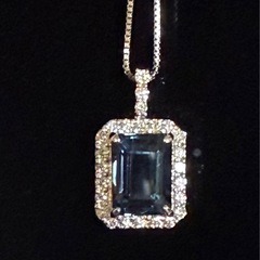 新品　ロンドンブルートパーズ　ネックレス　エメラルドカット　pt900 プラチナ　メレダイヤ　の画像
