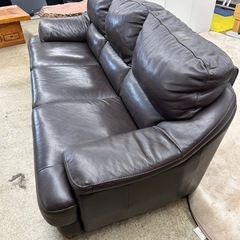 三人掛けソファー　レザーソファー　家具　の画像