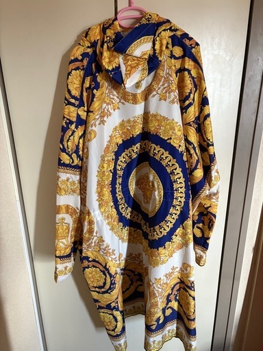 versace ポンチョ　ライトアウター