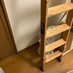 【無料】室内用はしご、木製の画像