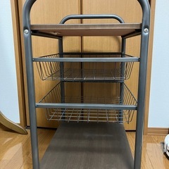 取引中◎キャスター付き キッチンワゴン、ラック🛒（バスケット2段付き）の画像